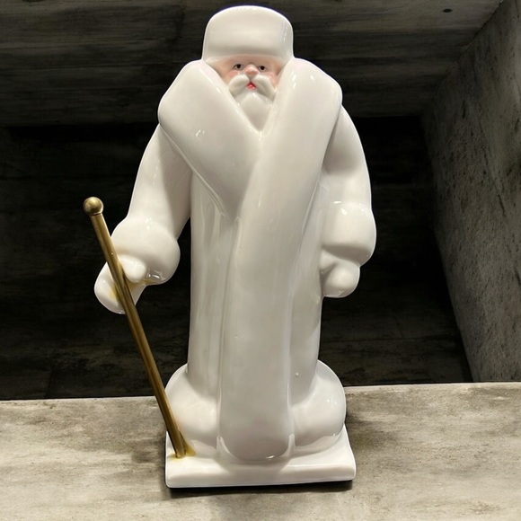 Vintage white porcelain Santa clause for your holiday display - Picture 2 of 11